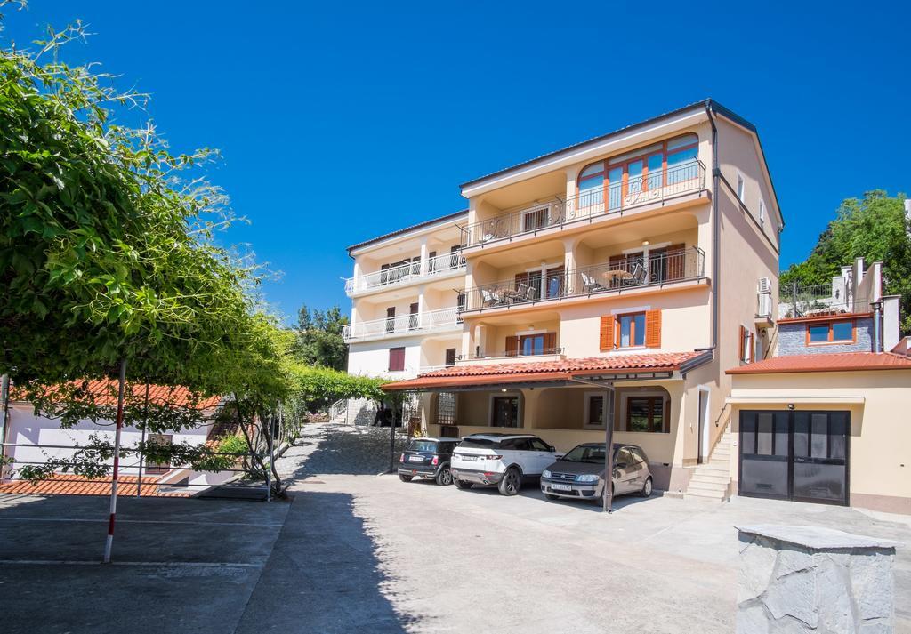 Apartments Iva Krk Town Esterno foto
