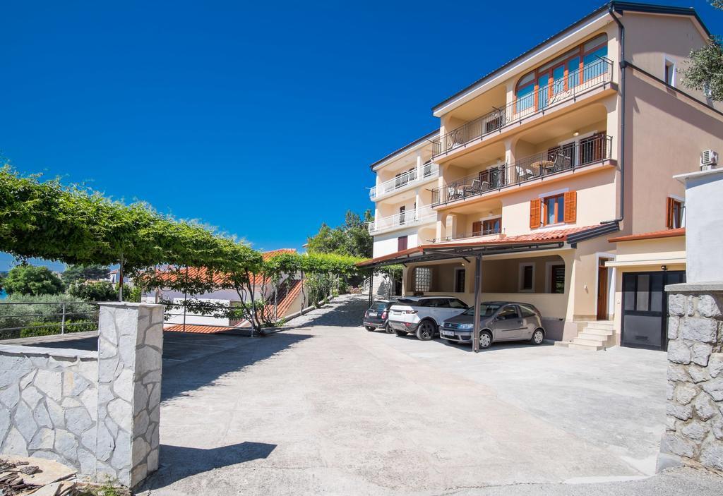 Apartments Iva Krk Town Esterno foto