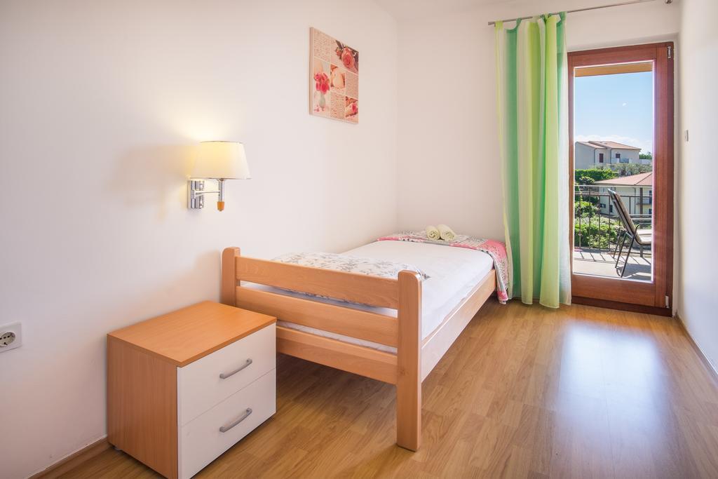 Apartments Iva Krk Town Esterno foto