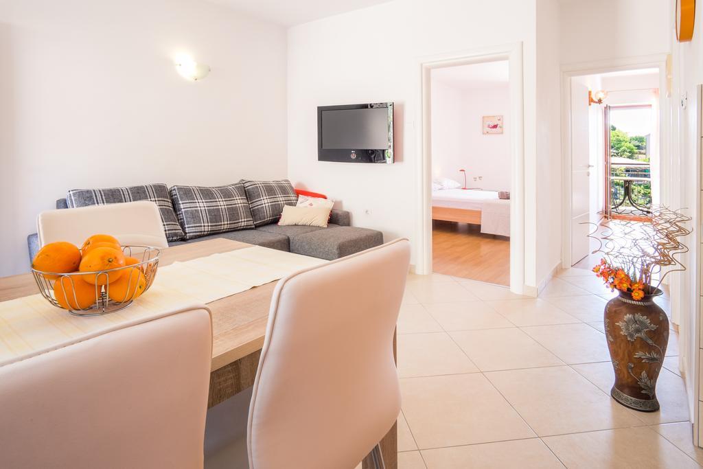 Apartments Iva Krk Town Esterno foto