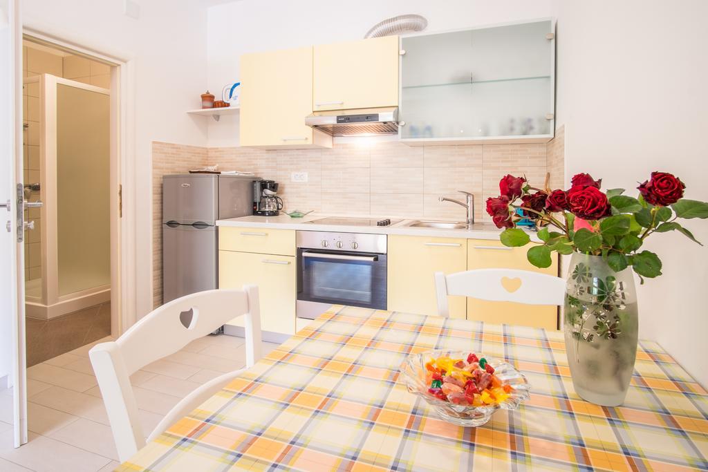 Apartments Iva Krk Town Esterno foto