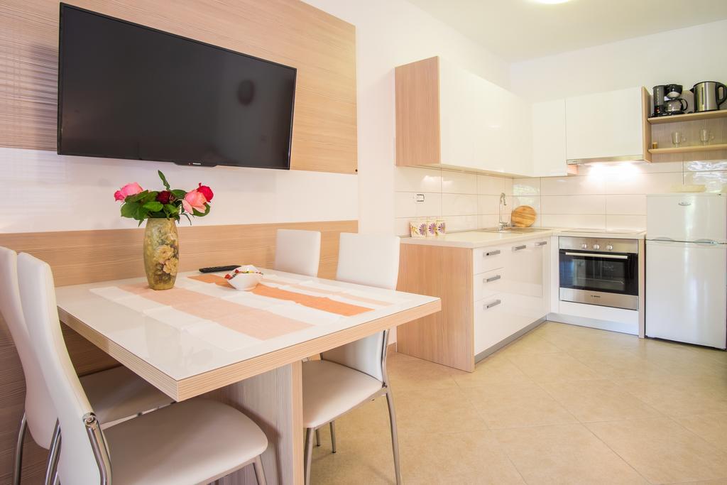 Apartments Iva Krk Town Esterno foto